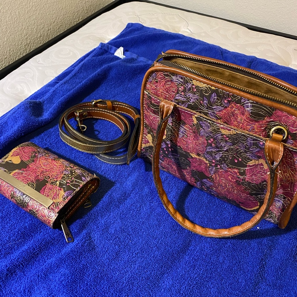 Patricia Nash Purse and wallet set